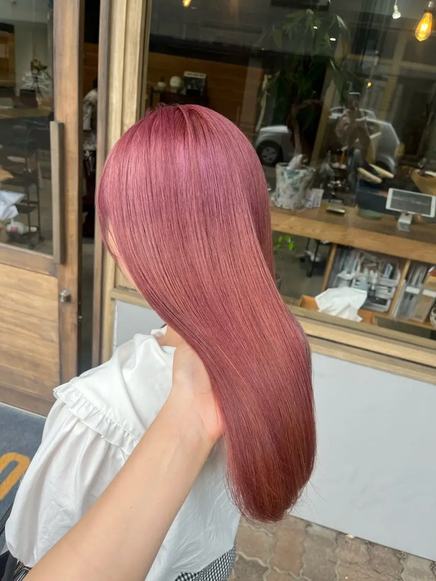 ロング カラー 透明感ハイトーン🦄 キラ🌈のヘアスタイル