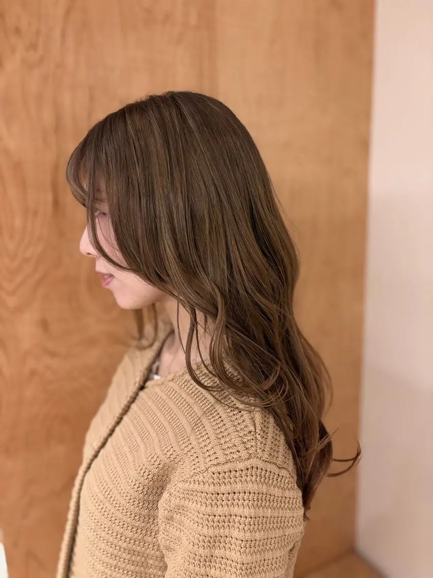 ロング カラー ベージュカラー ブリーチ ケアブリーチ 透明感カラー ヘアカラー トリートメント ハイライト/ パーマ/志賀のヘアスタイル