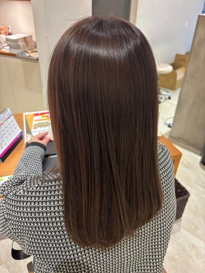 ミディアム 中里 恵梨のヘアスタイル
