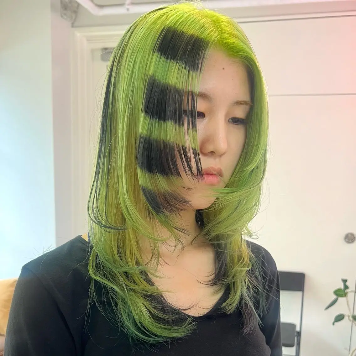 ミディアム カラー パーマ ヘアアレンジ ヘアカラー トリートメント 🧨ブリーチー×ボブ レイヤー💎じゅえるのヘアスタイル