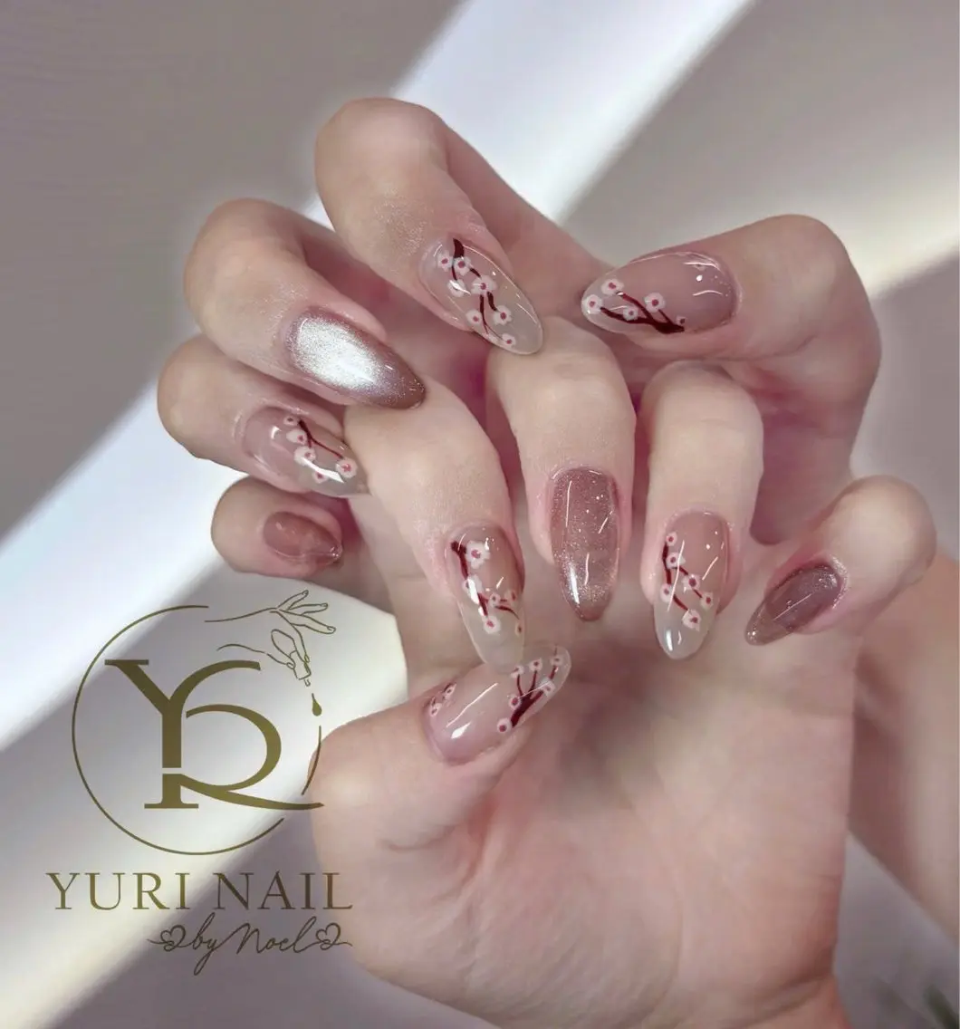 ネイル オーロラネイル ブルー チークネイル フレンチネイル ジェルネイル ハンドネイル フットネイル ハンドケア YURI Nail NARITAのネイルデザイン