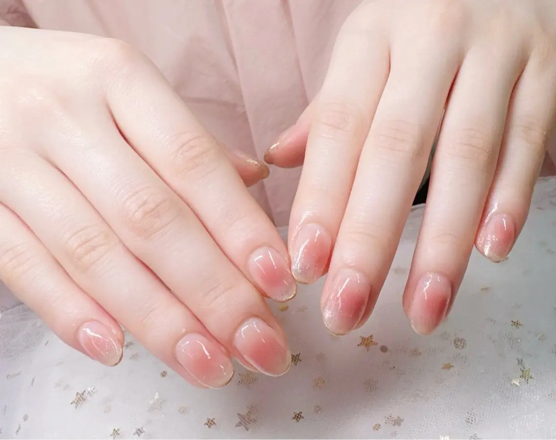 ネイル チークネイル 長さ出し ガーリー 韓国ネイル マグネットネイル Junn Nailのネイルデザイン