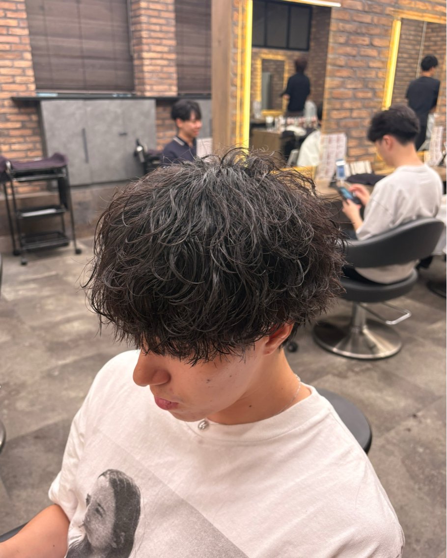 カラー パーマ メンズ パーマ 波巻き/シャドウ/ 特化 福田朝輝のヘアスタイル