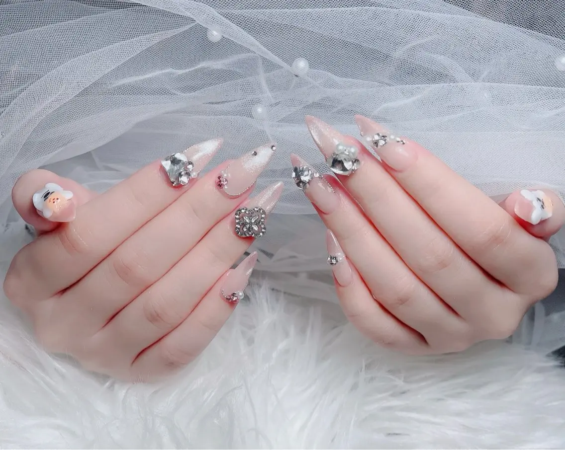 ネイル チークネイル 長さ出し フラッシュネイル フレンチネイル グラデーション ハンドネイル Lenie Nail Salonのネイルデザイン