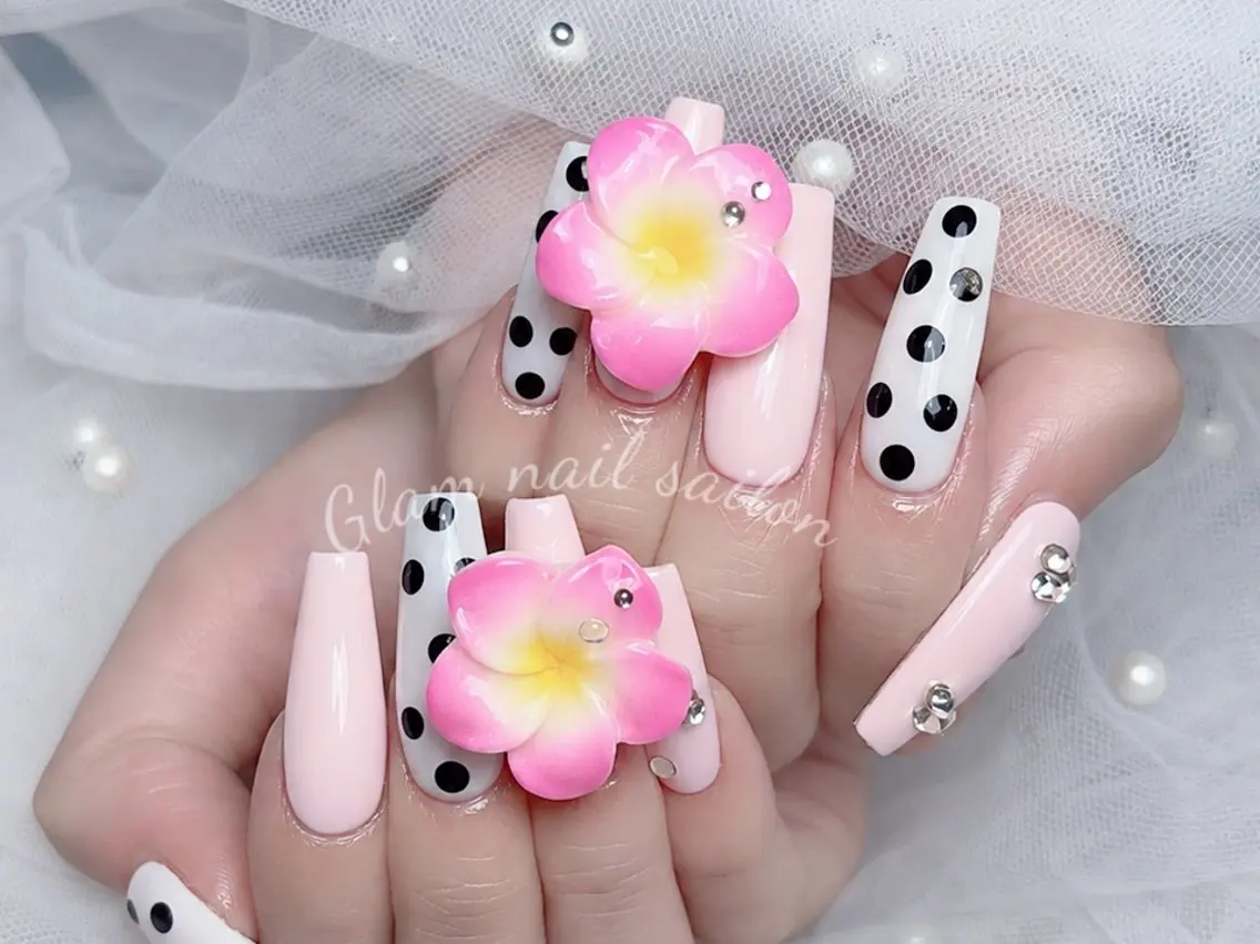 ネイル ハンドネイル エツメ💅 長さ出し🎀デザインのネイルデザイン