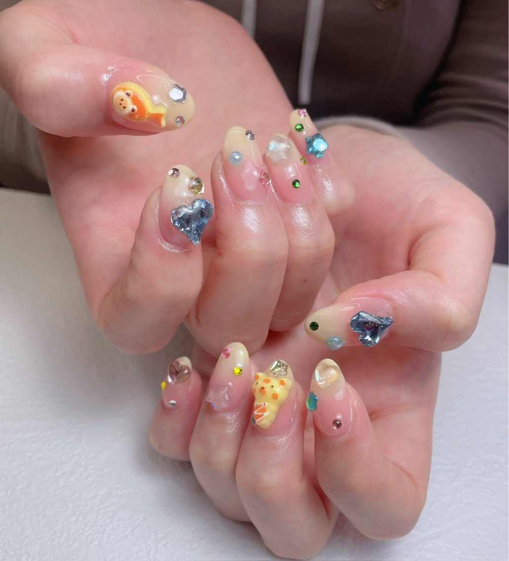 ネイル チークネイル 長さ出し フレンチネイル グラデーション キラキラネイル ハンドネイル MEO NAIL 中野②のネイルデザイン