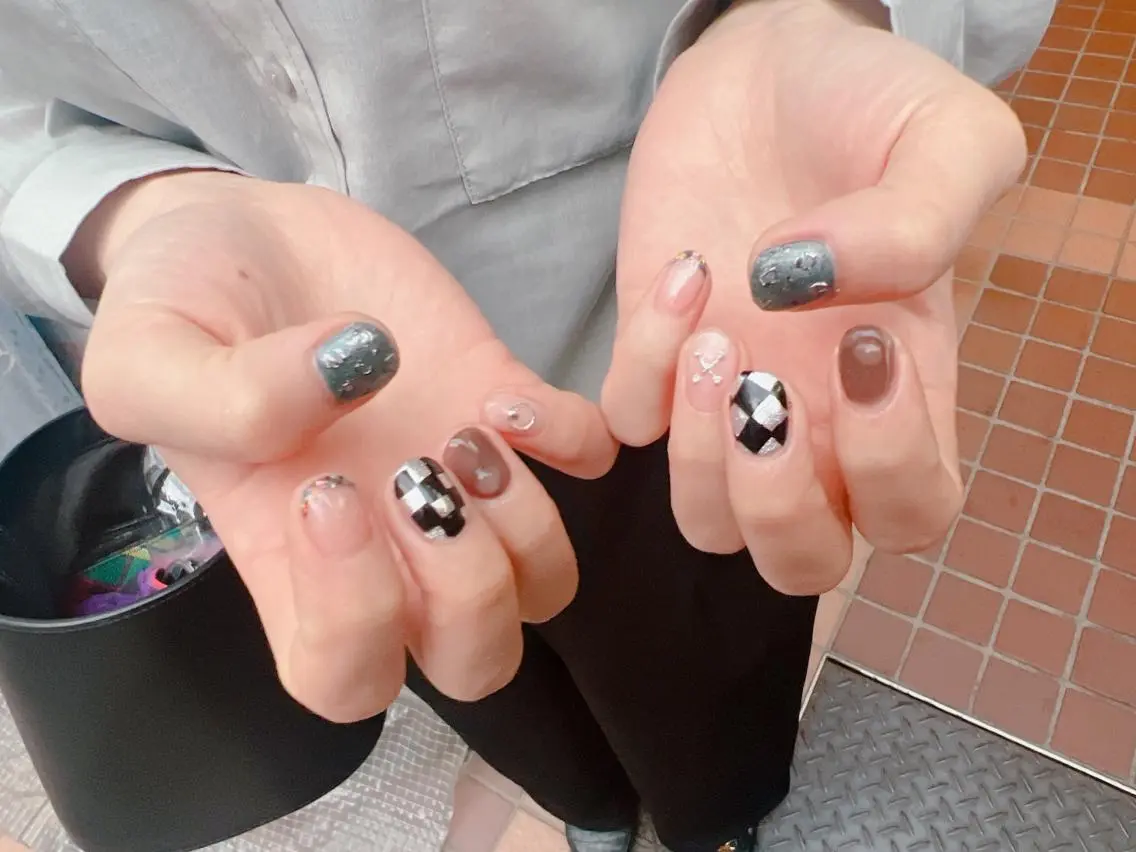ネイル ハンドネイル 💊大阪/心斎橋 moni🧠のネイルデザイン