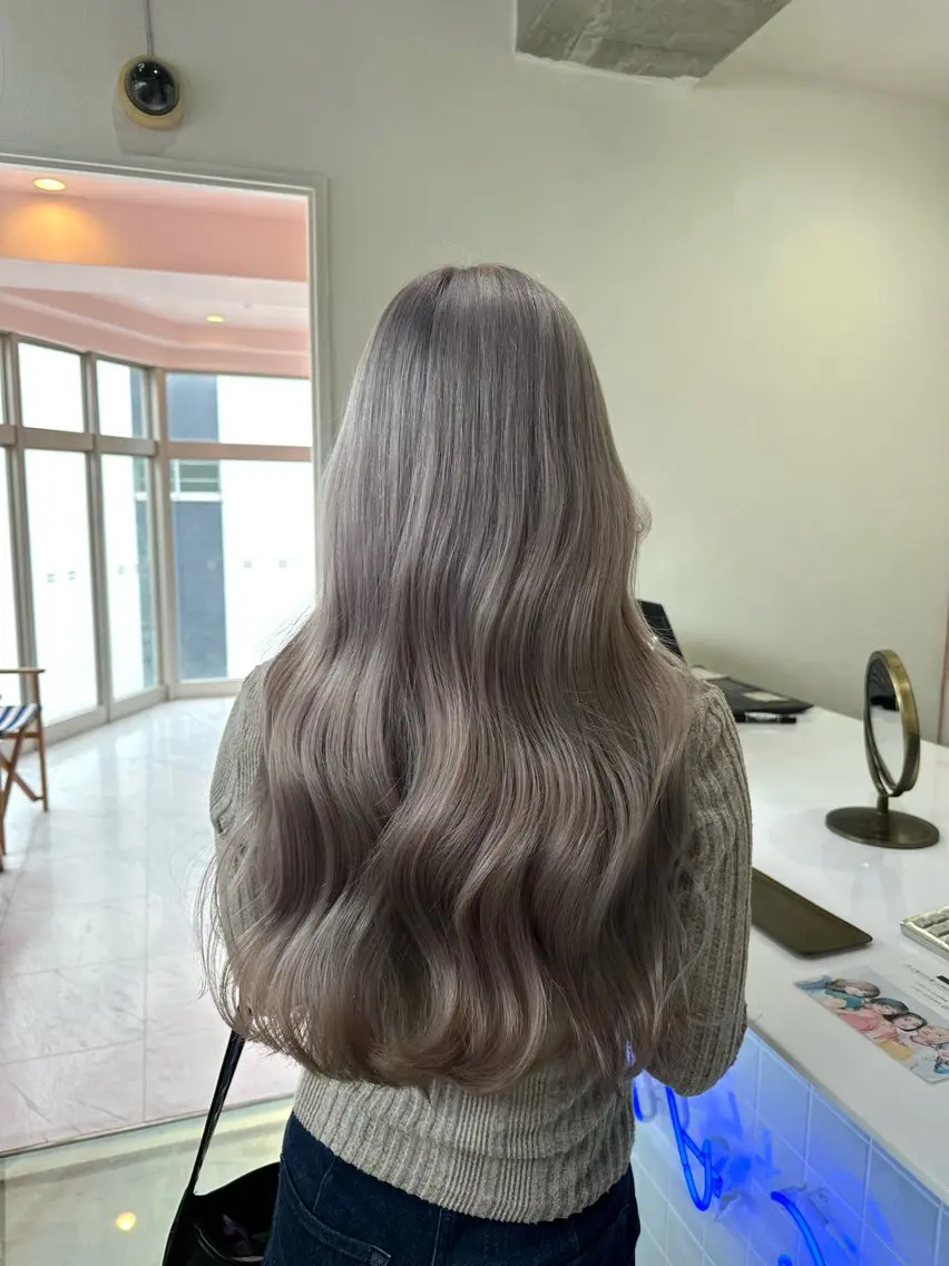 ロング カラー モテ艶🪄ベージュ カラー🧸RUKAのヘアスタイル
