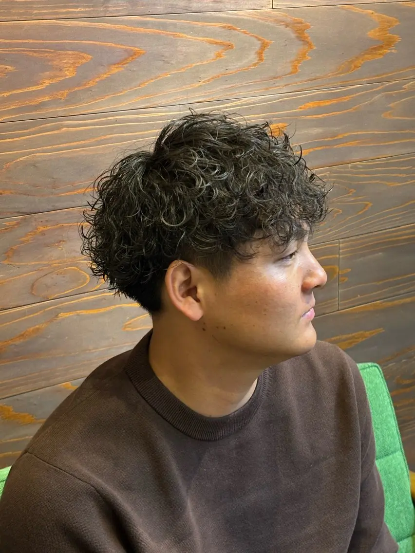 ミディアム イケダ コウジのヘアスタイル