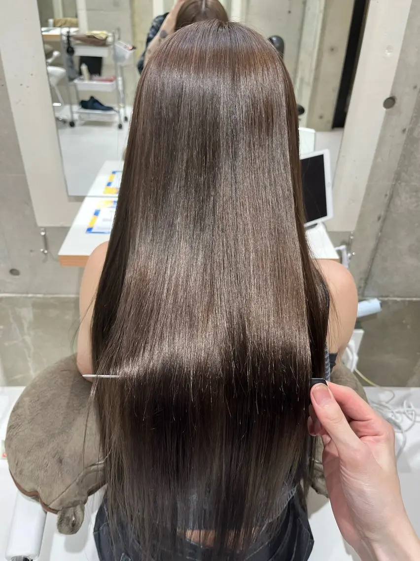 メンテナンスカット＋ブリーチ無しダブルカラー＋うる艶TR🐶［透明感出したい方おすすめ！］の写真