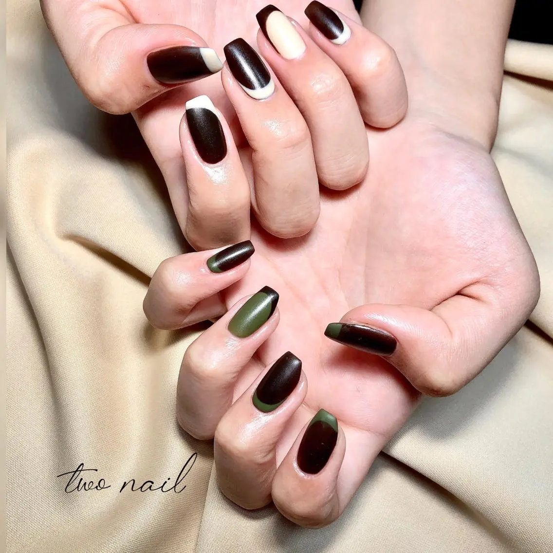 ネイル アートネイル ブラウン フットネイル ハート ニュアンスネイル two nailのネイルデザイン