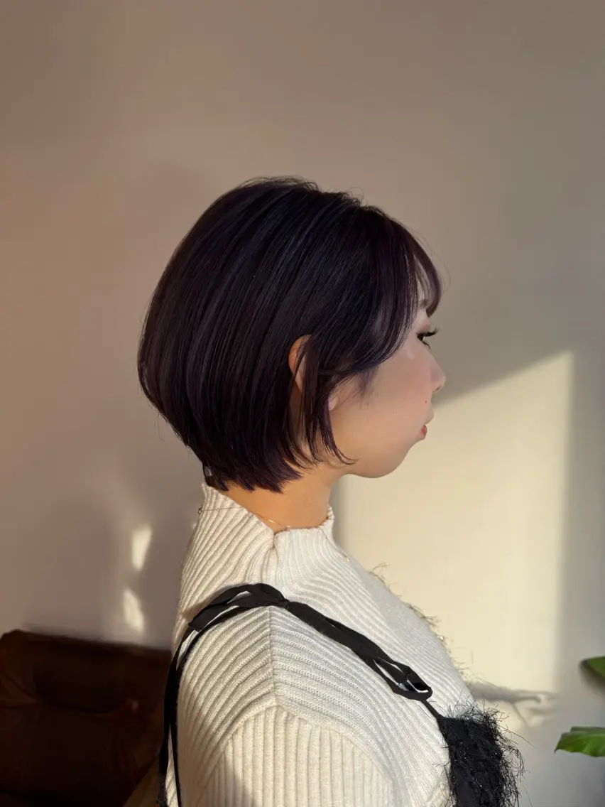 ショート まほ/レイヤーカット 🍒🤍透明感カラーのヘアスタイル
