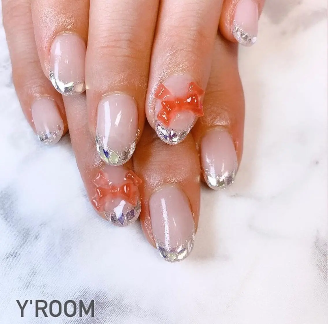 ネイル オーロラネイル フラッシュネイル フットネイル ジェルネイル 氷ネイル・うるうるネイル ハンドネイル YUKA （ネイリスト）のネイルデザイン