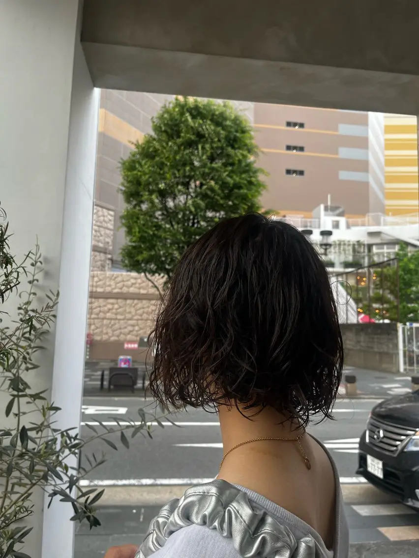 ショート カット パーマ まみ/レイヤーカット /暖色カラーのヘアスタイル