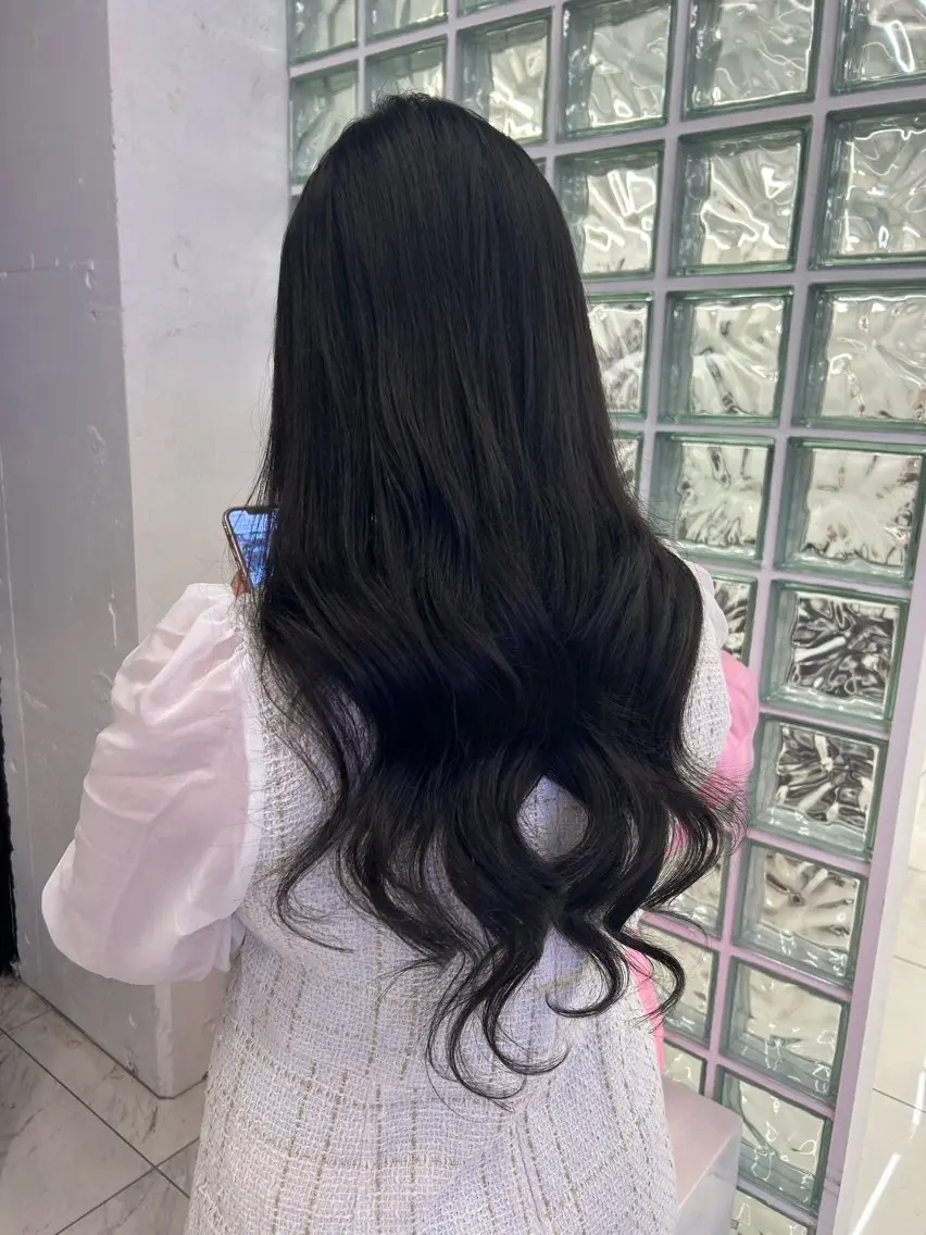 ロング 吉田 彩乃のヘアスタイル