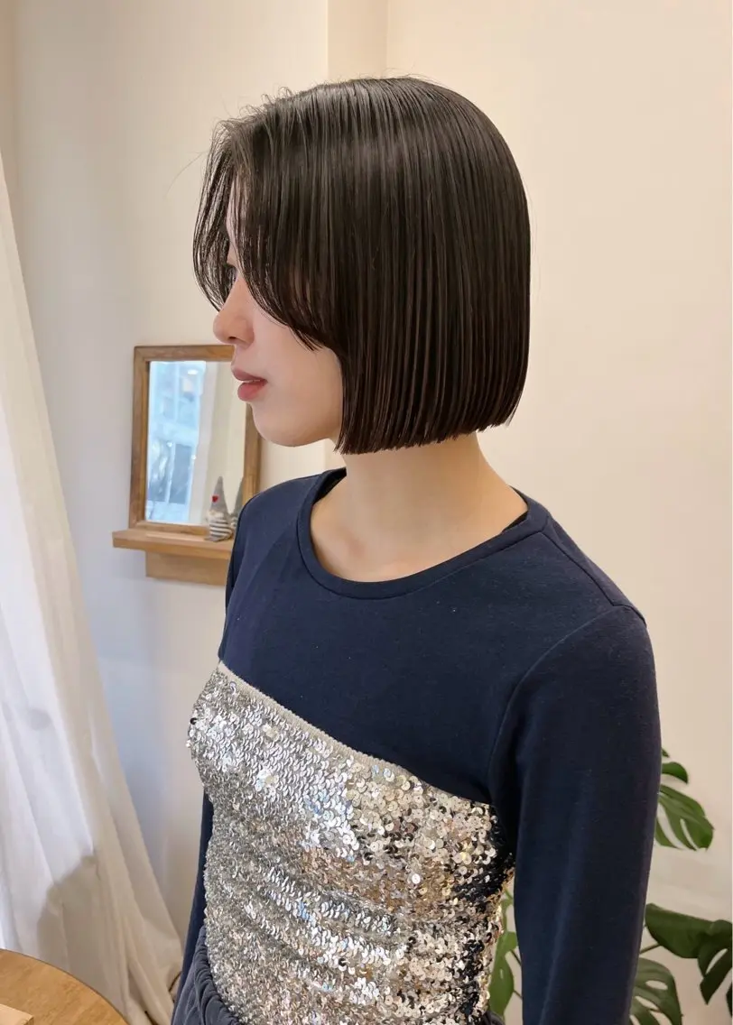 ショート 切りっぱなしボブ ボブ カット 西山 紗耶香🪽 透明感カラー/ボブのヘアスタイル