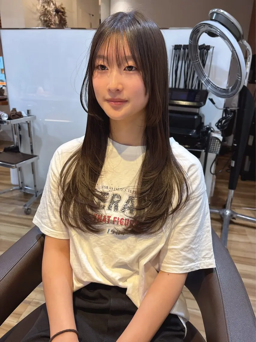 ロング パーマ ロングレイヤー 髪質改善 レイヤーカット ロング ストレートパーマ カット 縮毛矯正 レイヤーカット /透明感/千葉怜寿のヘアスタイル