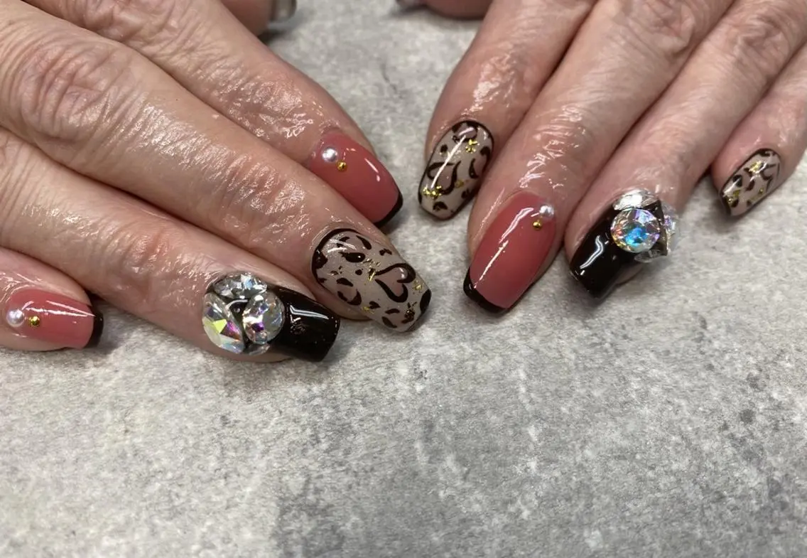 ネイル アニマル柄 フットネイル フレンチネイル グラデーション キラキラネイル FASTNAIL PLUS 新宿店のネイルデザイン