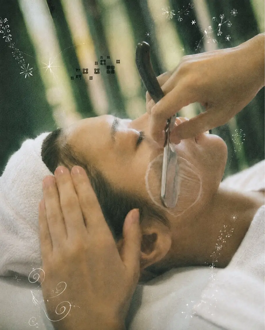 Ladies shavingの写真