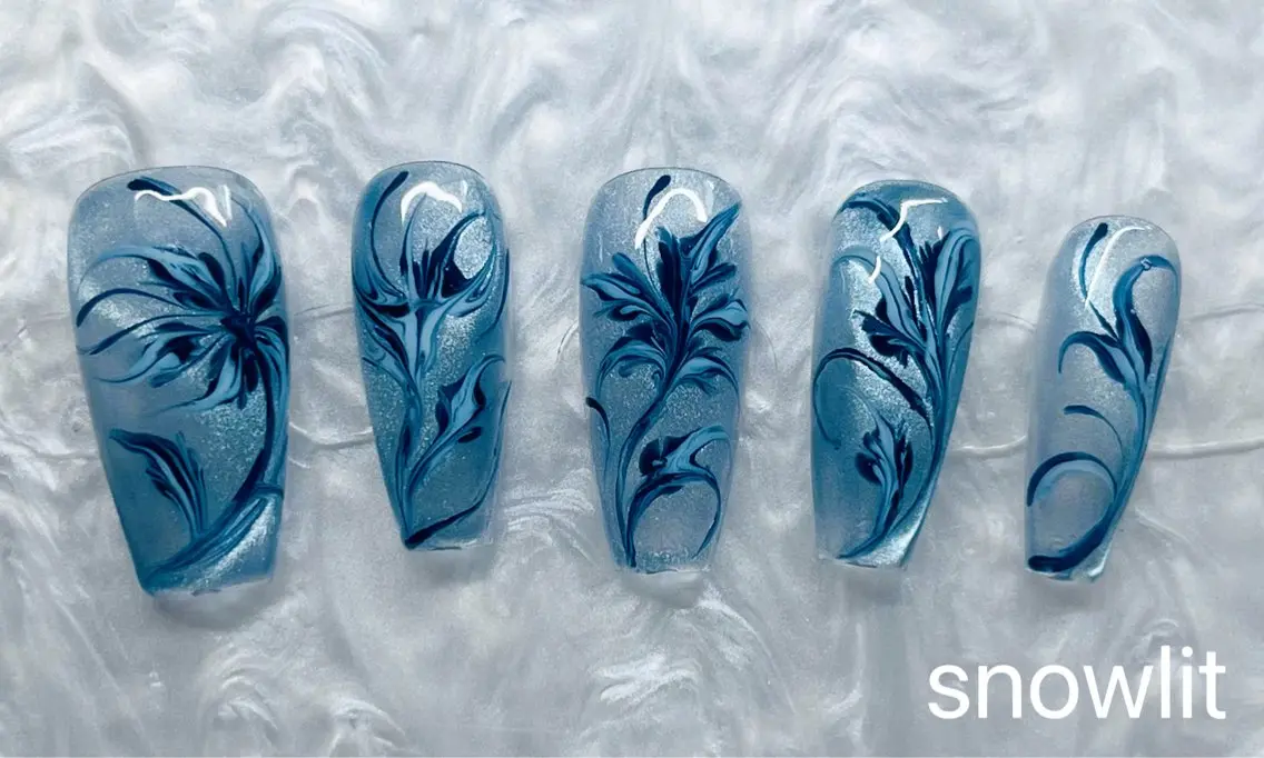 ネイル SNOW LITのネイルデザイン