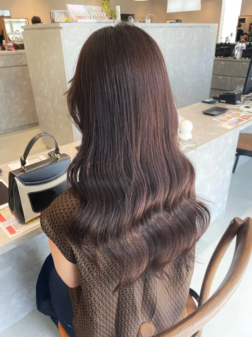 ロング カラー ヘアアレンジ ブラウンカラー ラベンダーカラー レイヤーカット ローレイヤー 大人可愛い🎀ིྀ 🪞柔らかベージュのヘアスタイル