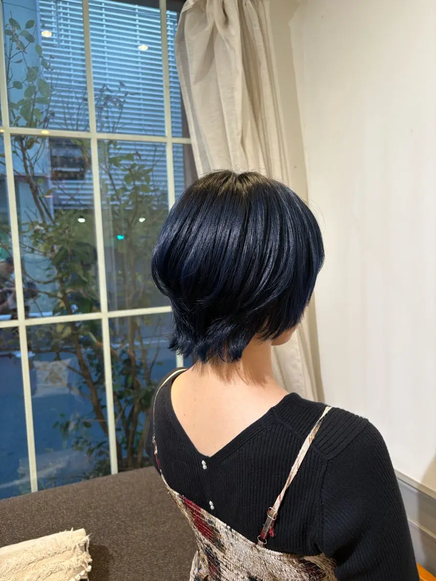 ショート 外ハネヘア ウルフカット カラー/ブリーチ✨ ヘアセット/コハルのヘアスタイル