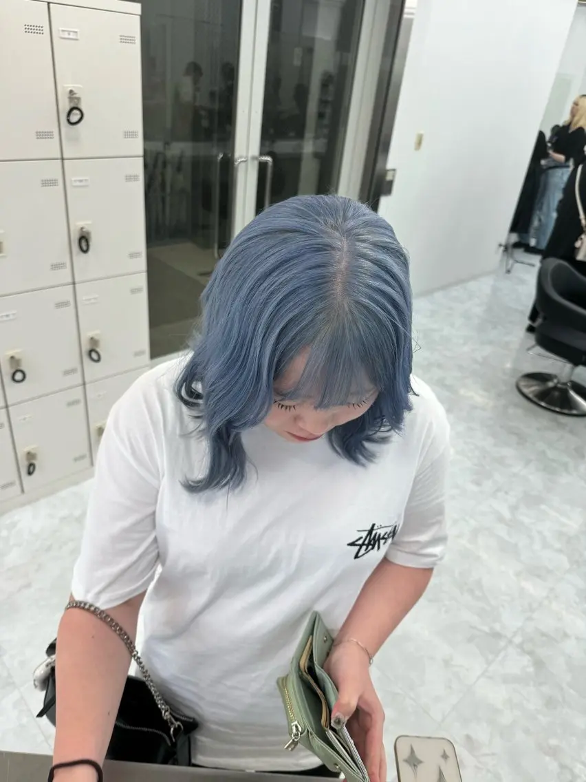 ミディアム カラー niina🖤 透明感×レイヤーのヘアスタイル
