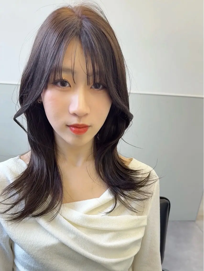 ロング カラー ベージュカラー ヘーゼル 韓国風ヘア レイヤーカット カット ヘアカラー トリートメント 韓国ヘア🇰🇷 スズキのヘアスタイル