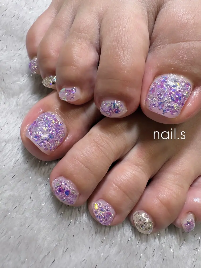 ネイル フットネイル ジェルネイル キラキラネイル ラメ(グリッター) パープル フットネイル nail.s misatoのネイルデザイン