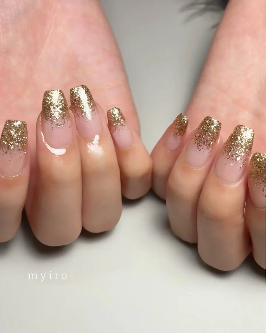 ネイル ゴールド ラメ(グリッター) ラメグラデーション ハンドネイル myiro【マイロ】 林のネイルデザイン