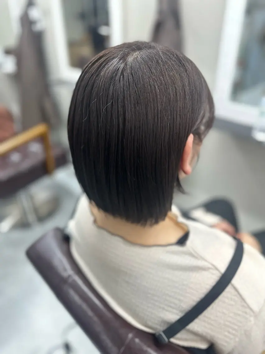 ミディアム 青野 七海のヘアスタイル