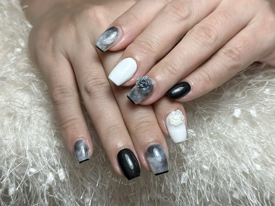 ネイル キラキラネイル マグネットネイル 持ち込み オフィスネイル シンプルネイル TS. nails___のネイルデザイン