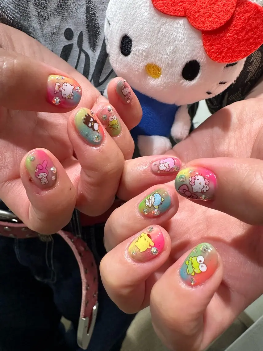 ネイル アートネイル フレンチネイル キラキラネイル ラメ(グリッター) ロングネイル SHIORI 📍渋谷 / 円山町のネイルデザイン