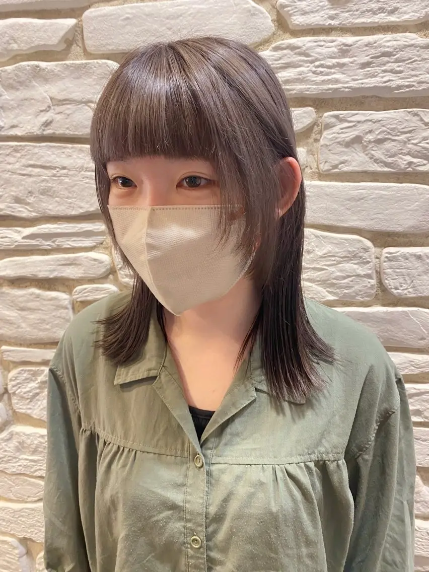 ミディアム アイブロウ maika /layer cutのヘアスタイル