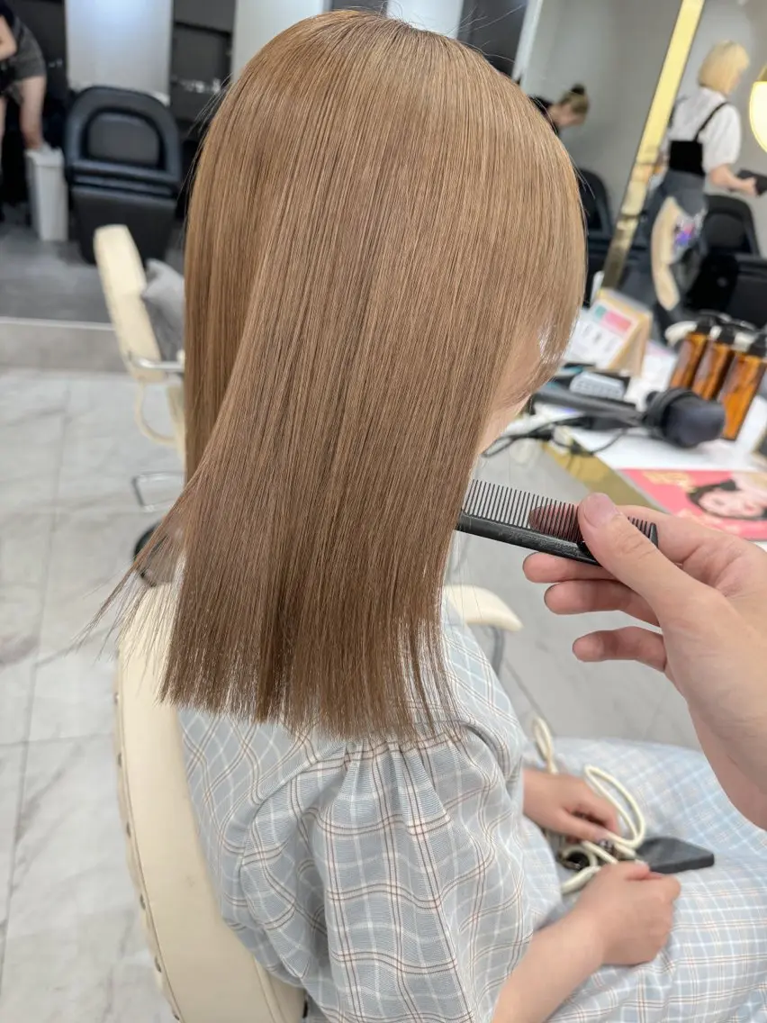カット+ダブルカラー(ケアブリーチ使用)+トリートメントの写真