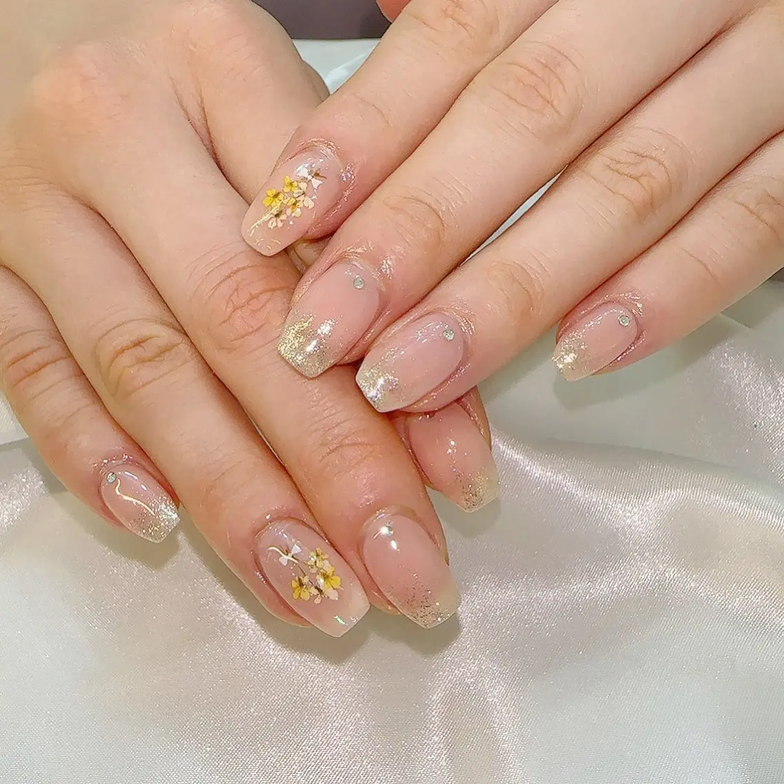 ネイル Elegancia. Hiromiのネイルデザイン