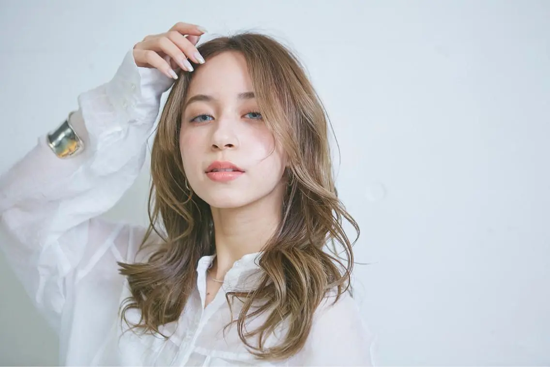 ロング ARMONY秋山輝也 コテ巻き風パーマ特化のヘアスタイル