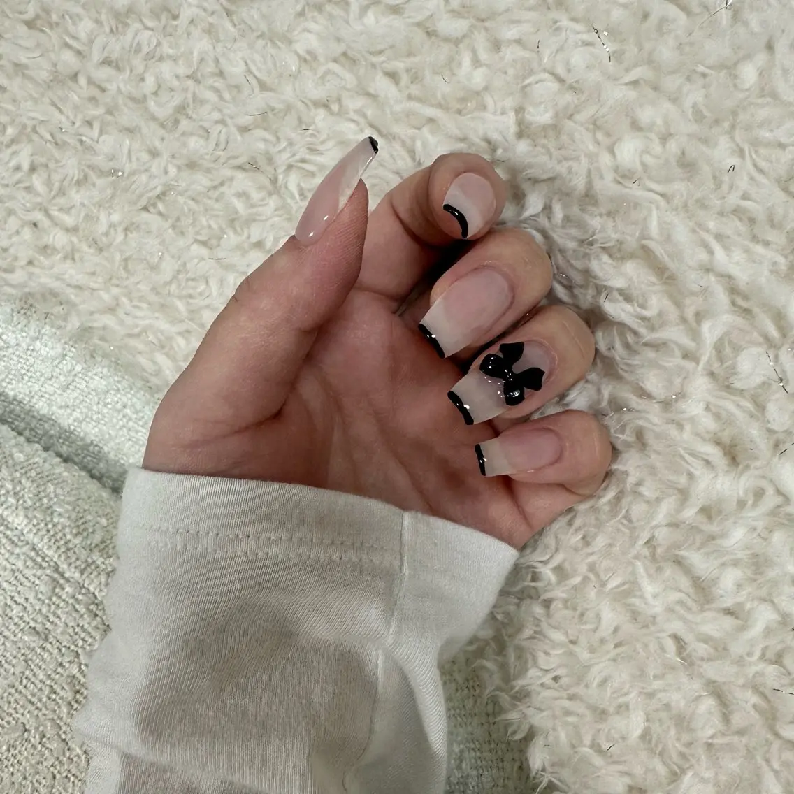 ネイル フレンチネイル リボン moii. ⌇manamiのネイルデザイン