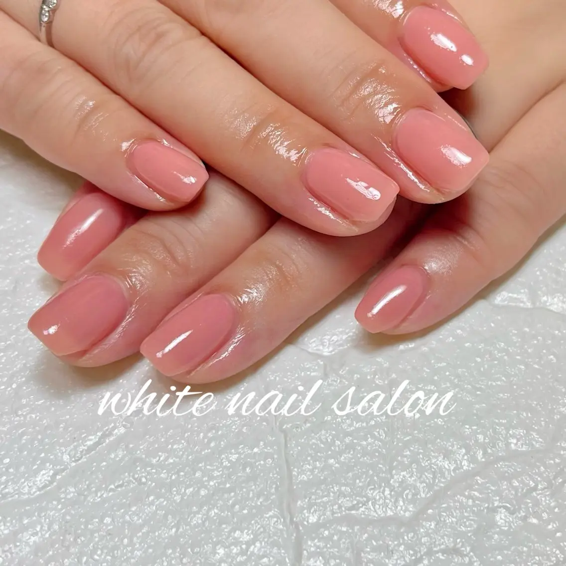 ネイル ラメ(グリッター) シンプルネイル white nail salonのネイルデザイン