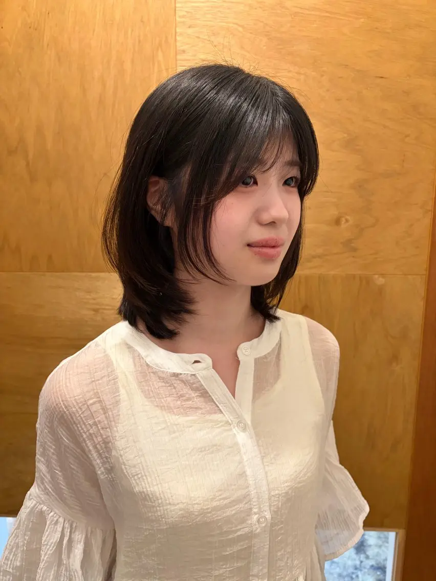 ミディアム レイヤーカット 今田 菜月のヘアスタイル