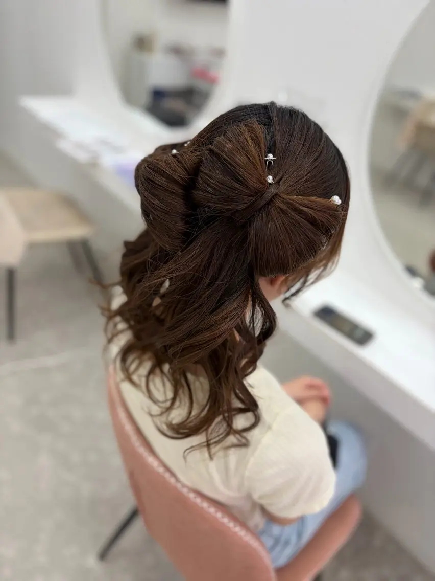 ヘアアレンジ 岡田 真彩のヘアスタイル