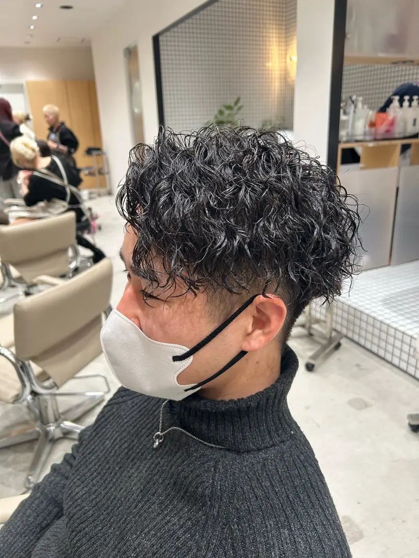 パーマ メンズ フェードカット メンズパーマ ツイストスパイラルパーマ スパイラルパーマ 🐲ツイスパ🐲 フェード/龍のヘアスタイル