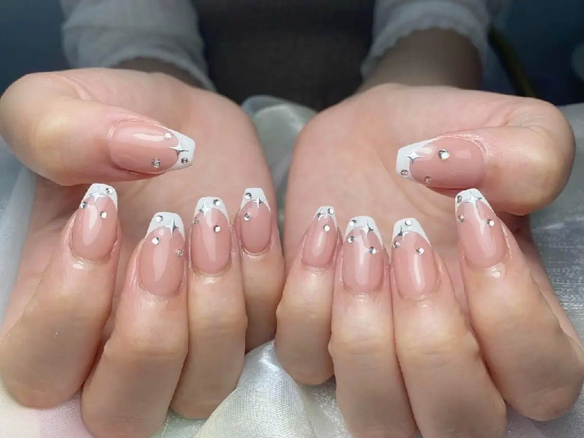 ネイル アートネイル フラワーネイル フットネイル フレンチネイル ジェルネイル ハンドネイル UM Nail Salonのネイルデザイン