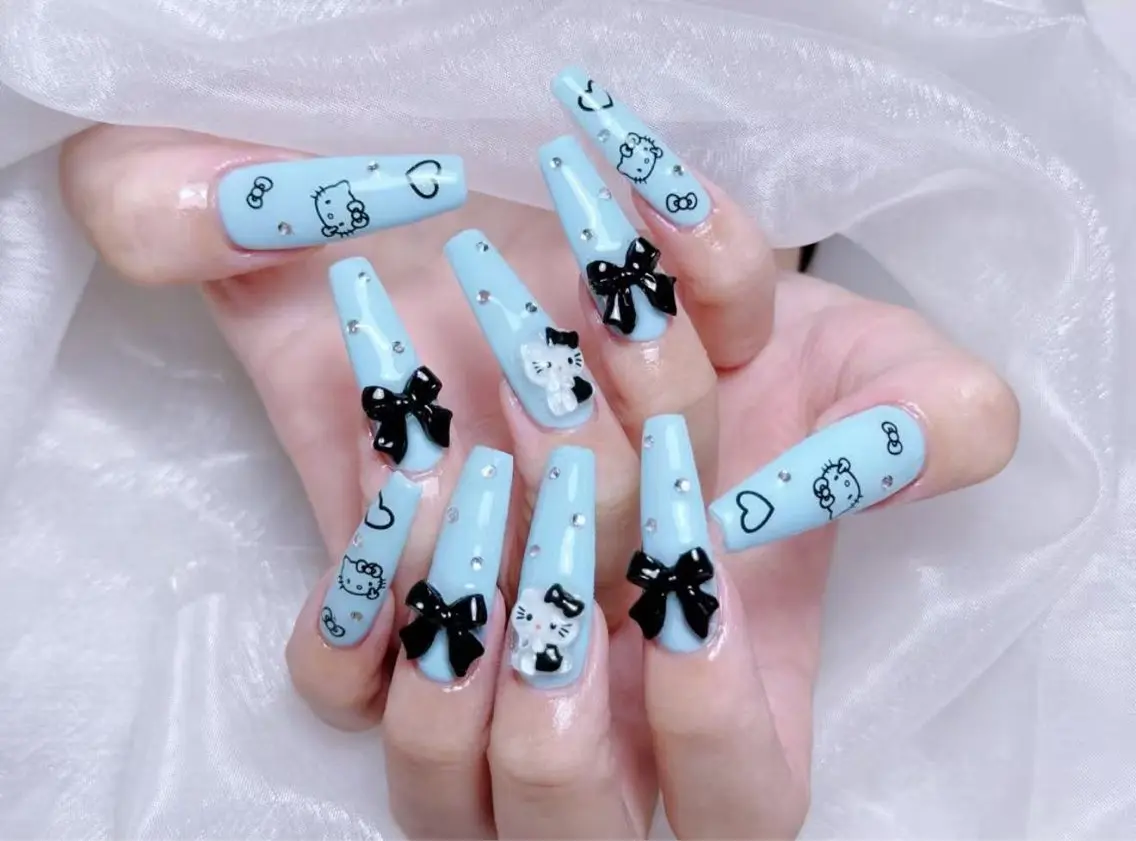 ロング ハンドネイル 長さだし専門 Moominのネイルデザイン