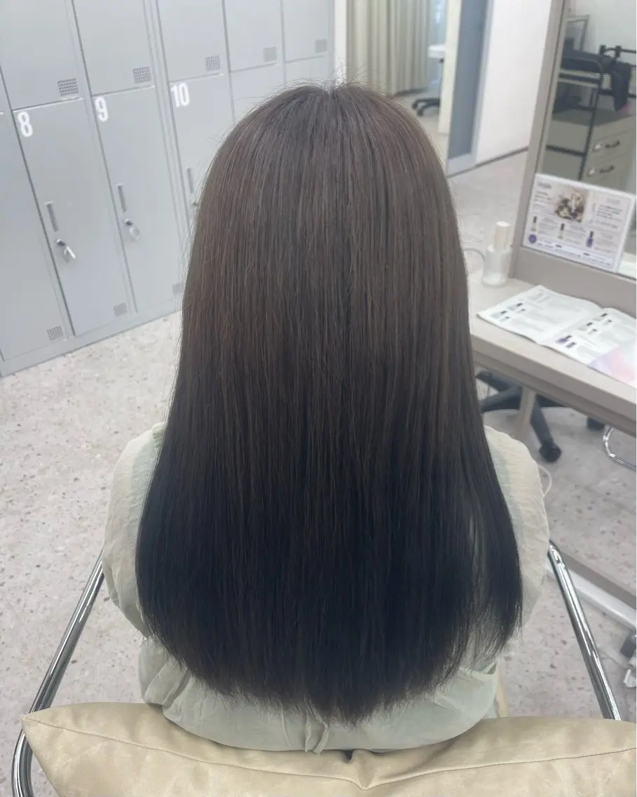 セミロング カラー 透明感カラー グレージュ COCO reiのヘアスタイル