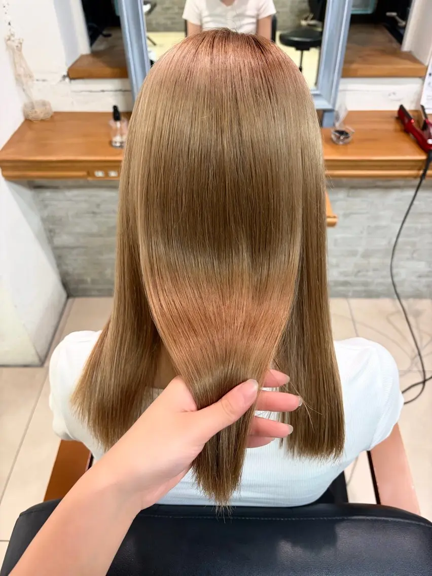 ロング カラー ベージュカラー ブリーチ ヘーゼル トリートメント ヘアカラー ホナミ🤎ハイトーン /艶カラー/アレンジのヘアスタイル
