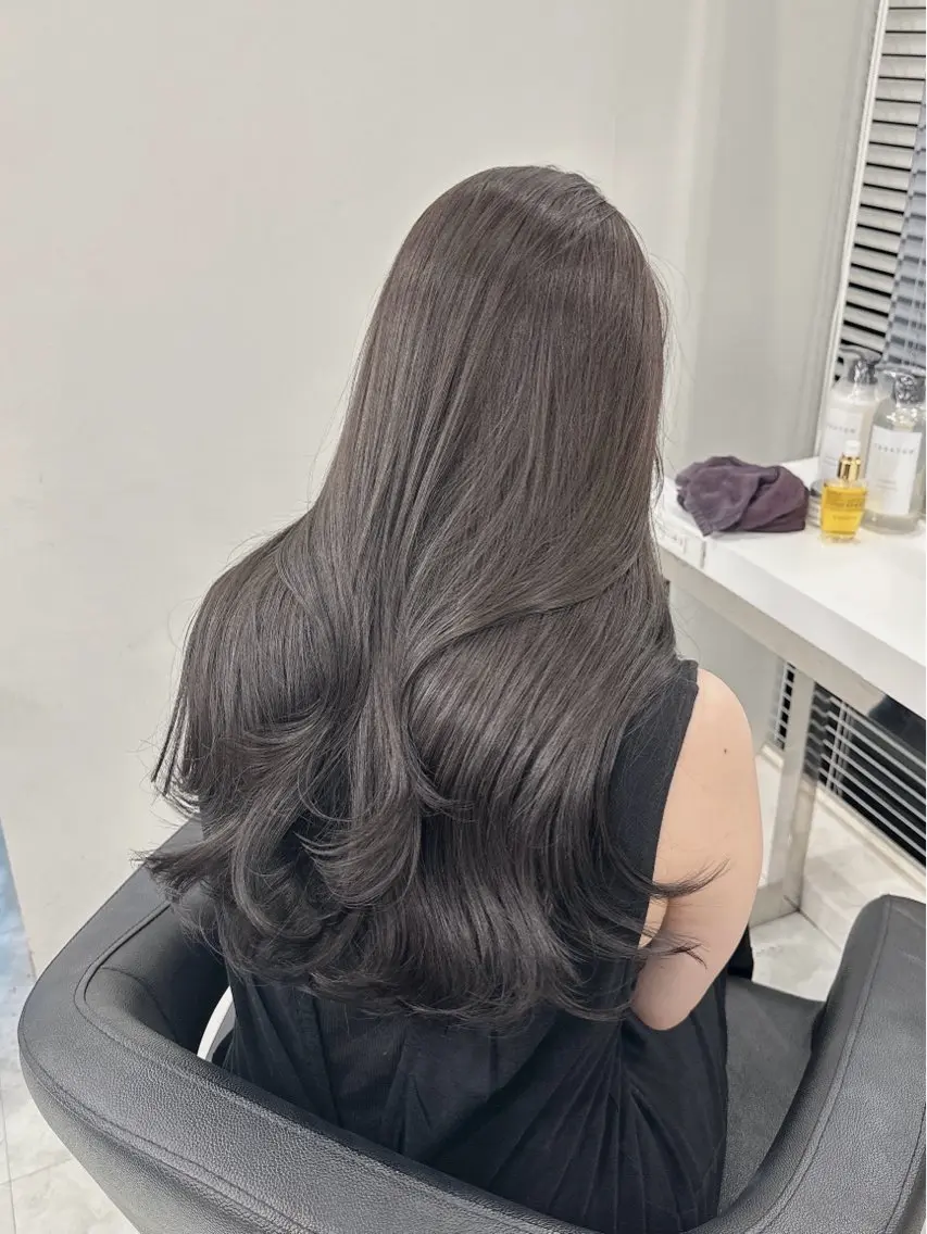 ロング アッシュ チョコレートブラウン 韓国風カラー ピンクブラウン 髪質改善 ヘアカラー トリートメント 🤎MISAKI 艶髪カラー🤎のヘアスタイル