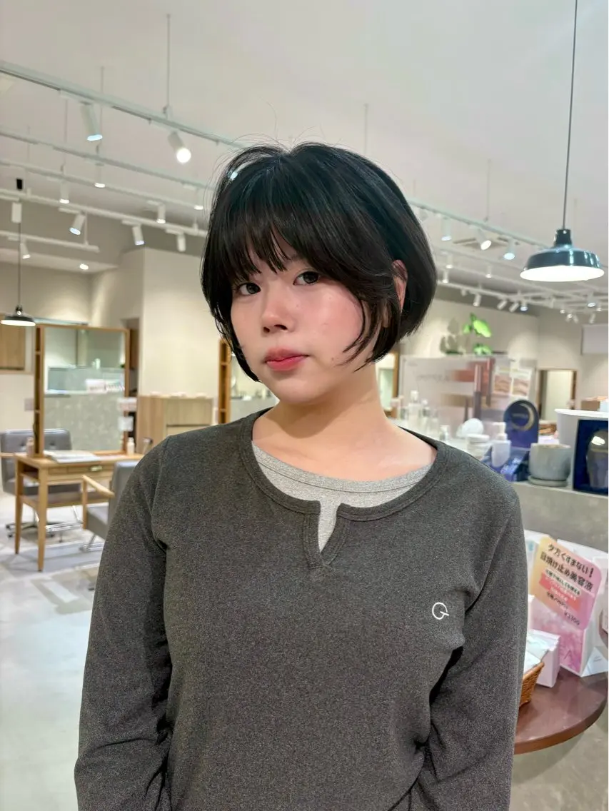 【10〜40代の女性限定‼️】ショートカットの写真