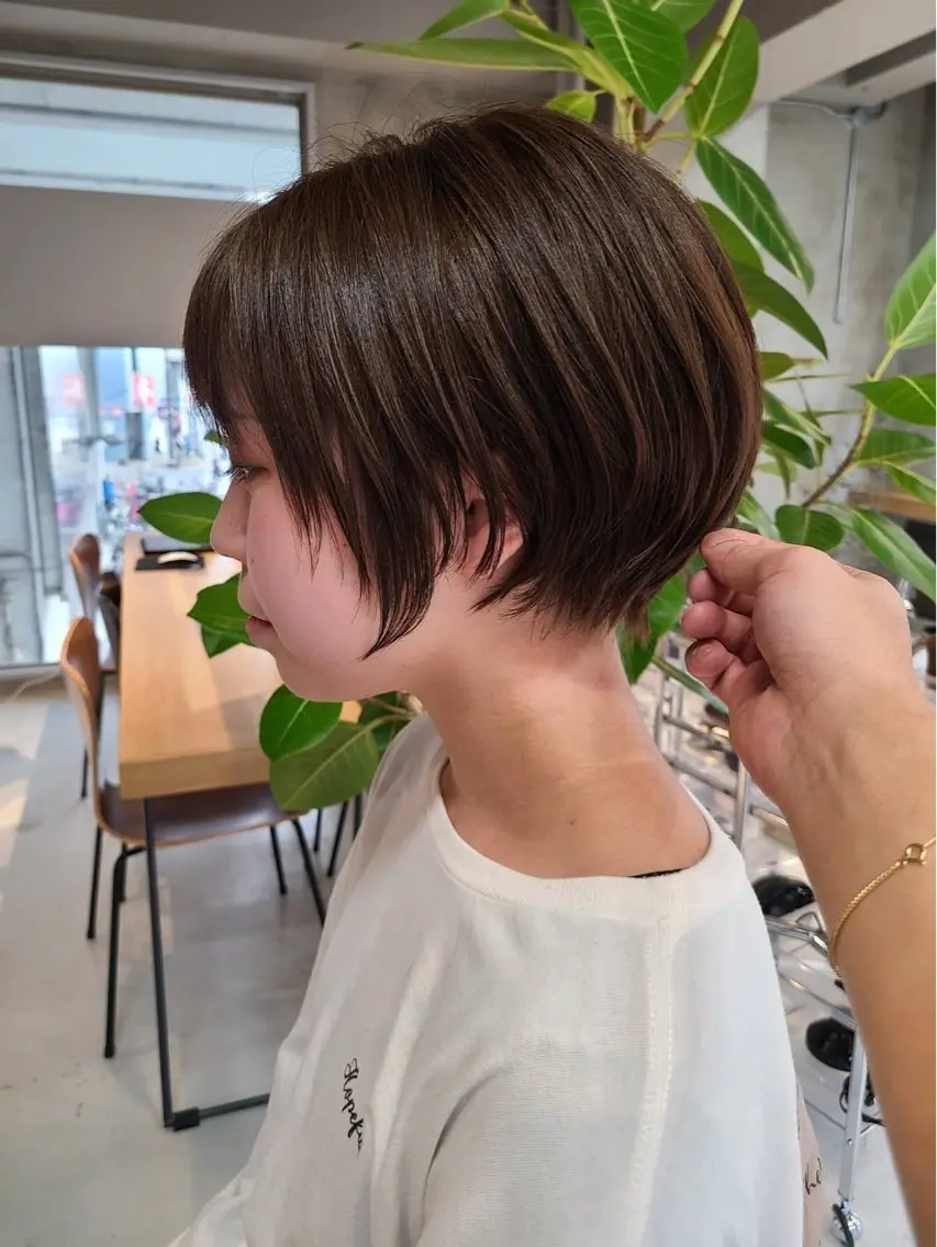 ショート カラー パーマ ヘアアレンジ ハンサムショート 丸みショート くびれヘア ショートヘア カット トリートメント ショートヘア原宿 fifth コシのヘアスタイル