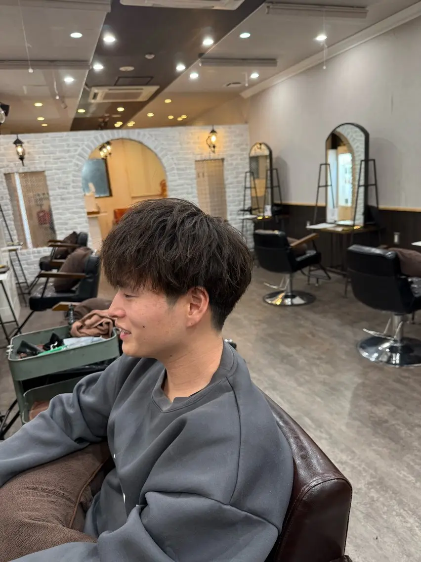 メンズ マッシュ 刈り上げ カット トリートメント 艶カラー✨️派手髪 🦄renのヘアスタイル